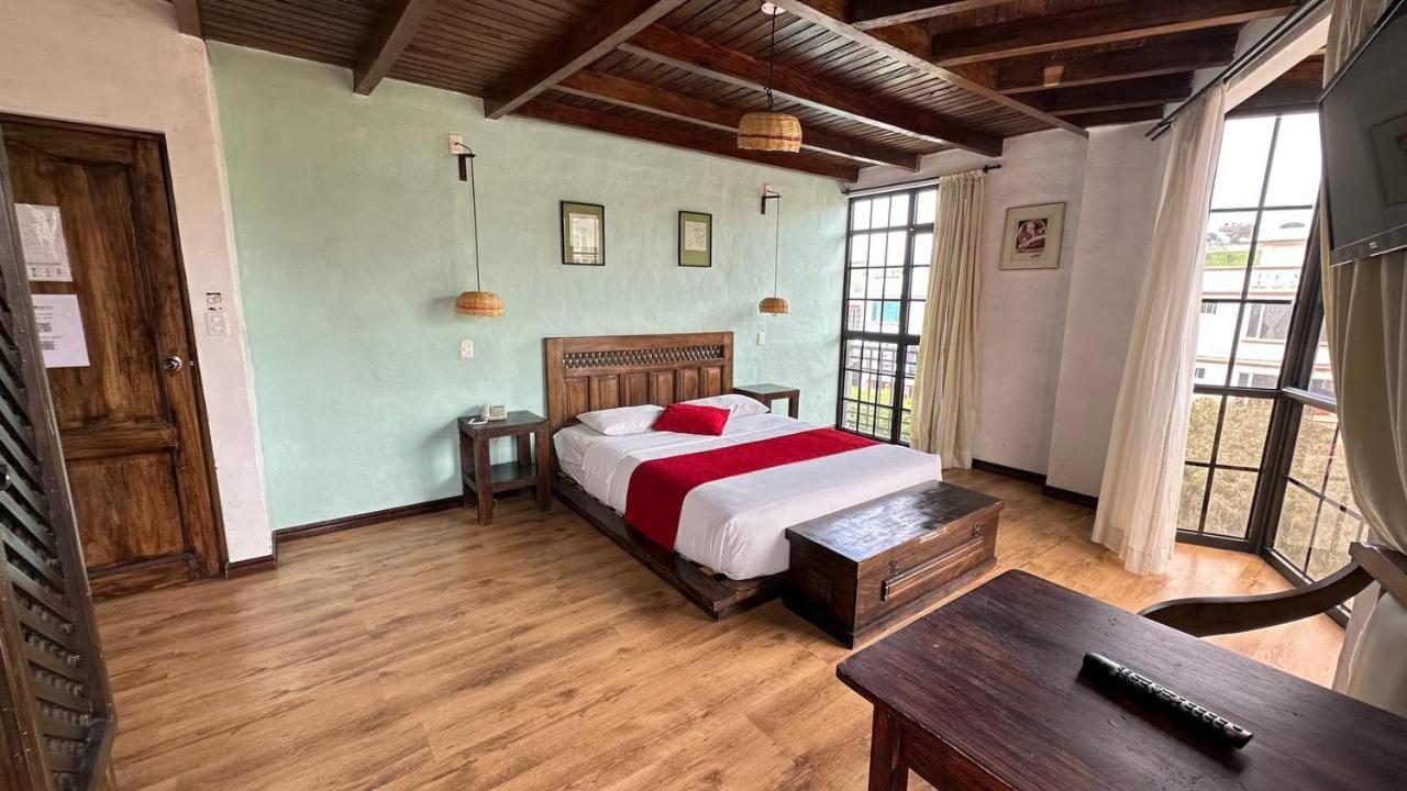 Hotel Noris Алауси Экстерьер фото